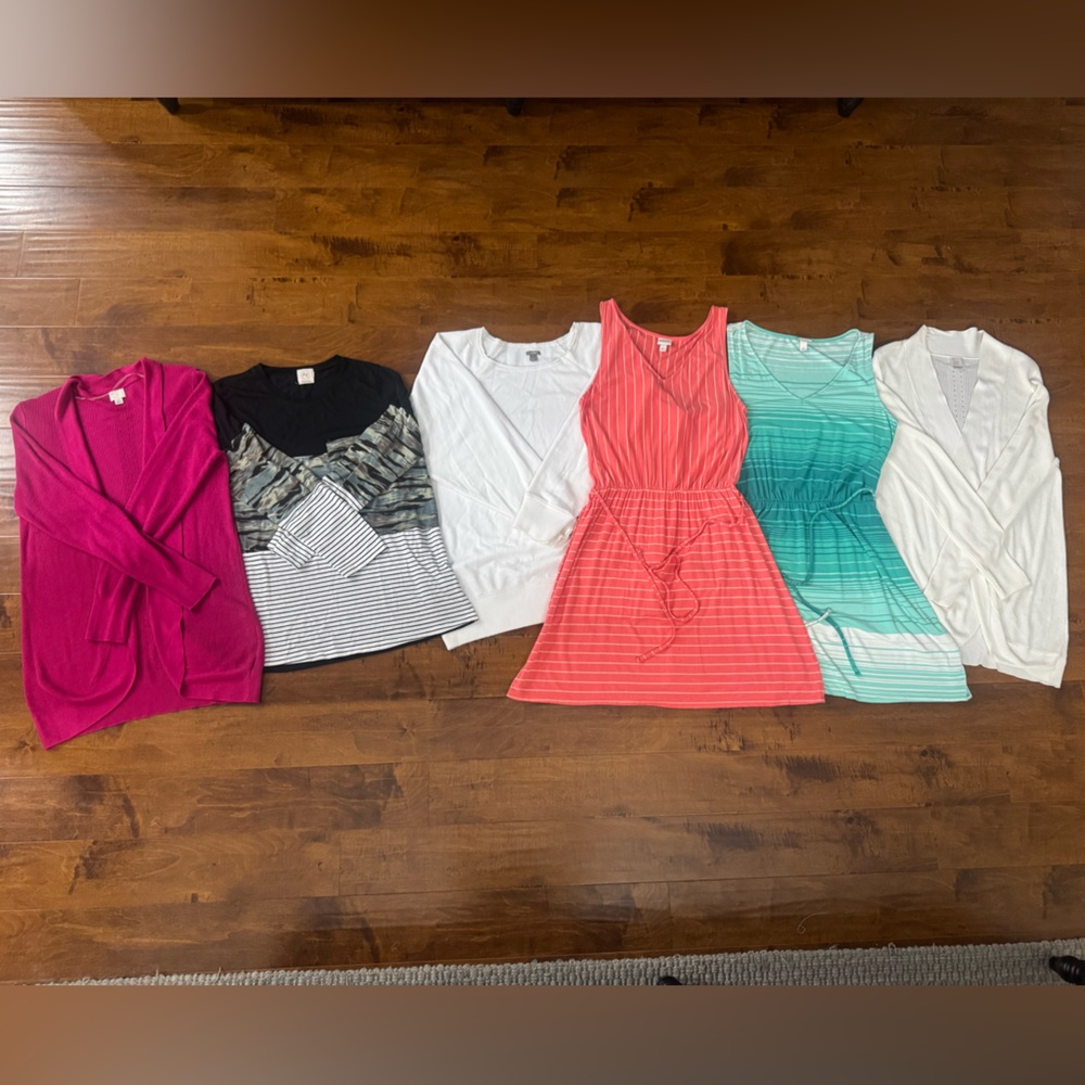 Bundle of women’s large sweater, cardigans & sleeveless dresses